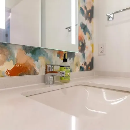 Stylish Downtown Condo W/ Pool & Parking Nashville Exterior photo