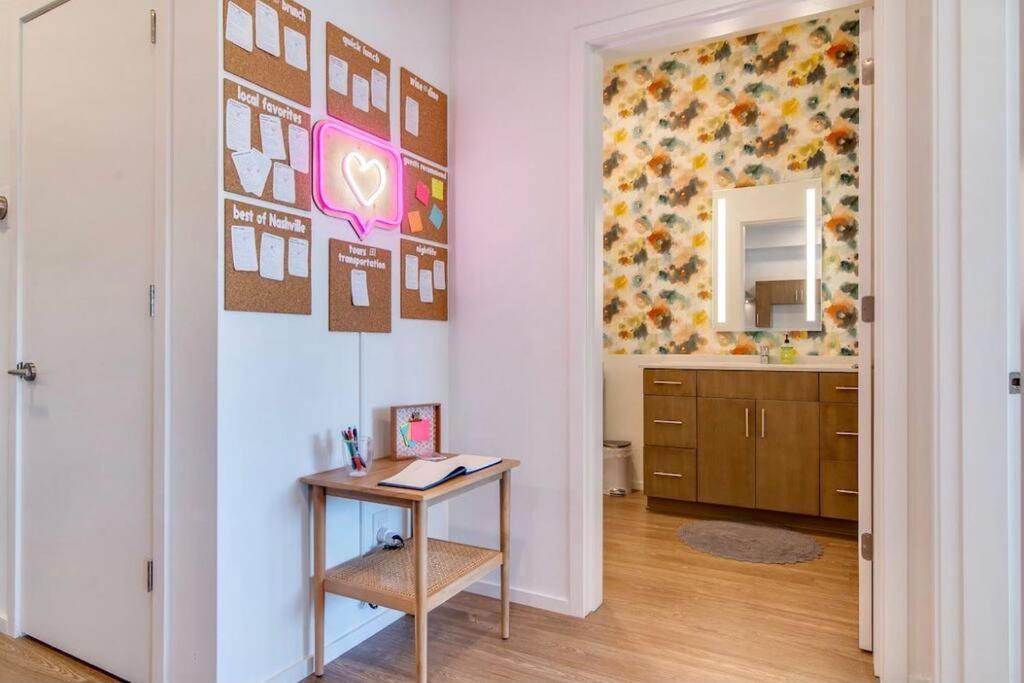 Apartment Stylish Downtown W/ Pool & Parking