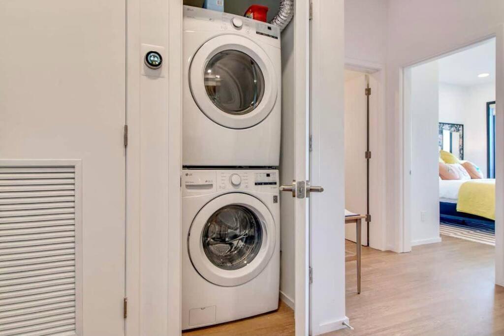 Stylish Downtown W/ Pool & Parking Nashville